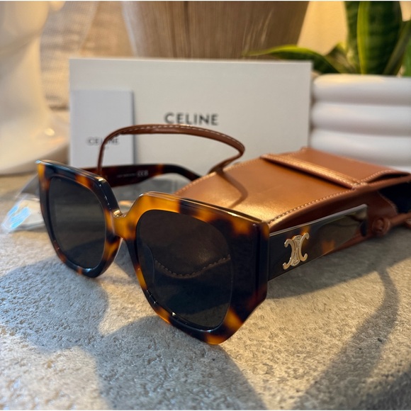 Celine CL40239F Tortoise Sunglasses with Brown Case - Picture 1 of 8